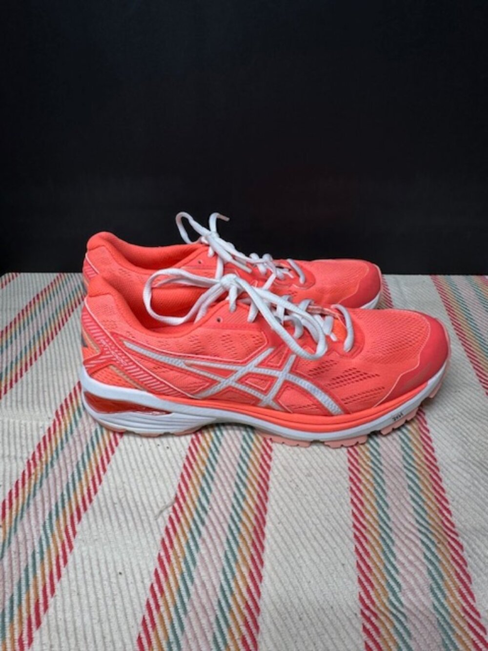 Asics GT 1000 Woman's Size 8